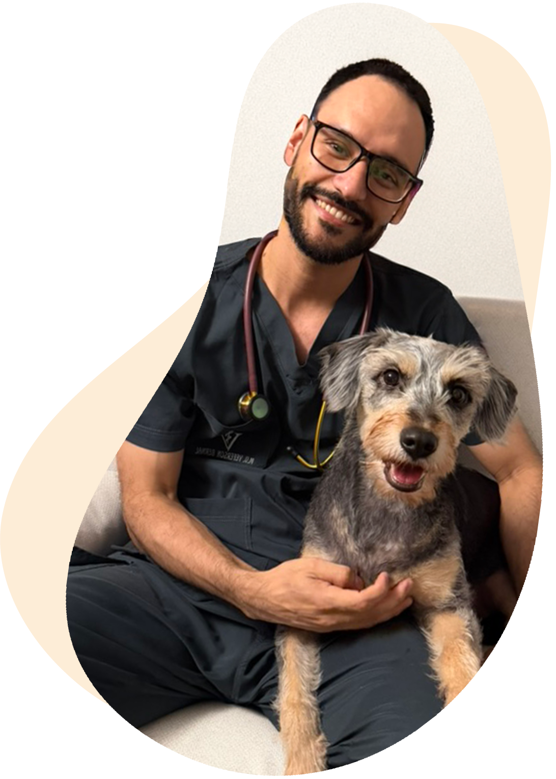 Dr. Bernal con perro